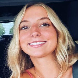 Meet your Posher, Chloe'